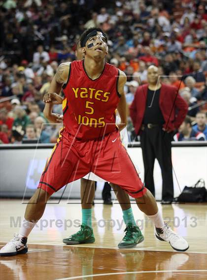 Thumbnail 1 in Yates vs. Madison (UIL 3A Final) photogallery.