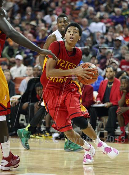 Thumbnail 3 in Yates vs. Madison (UIL 3A Final) photogallery.