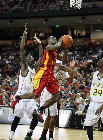 Thumbnail 3 in Yates vs. Madison (UIL 3A Final) photogallery.