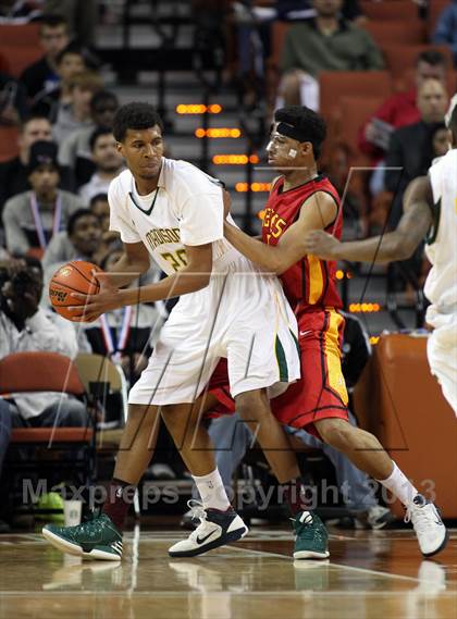 Thumbnail 1 in Yates vs. Madison (UIL 3A Final) photogallery.