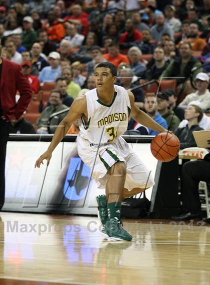 Thumbnail 3 in Yates vs. Madison (UIL 3A Final) photogallery.