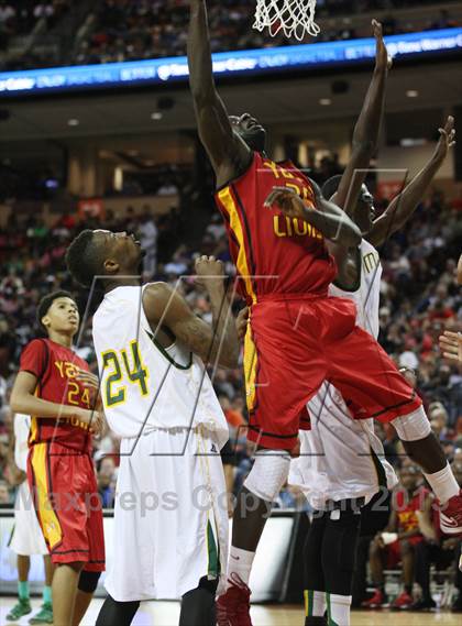 Thumbnail 3 in Yates vs. Madison (UIL 3A Final) photogallery.