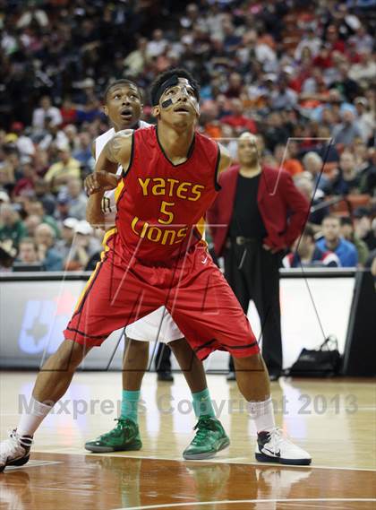 Thumbnail 3 in Yates vs. Madison (UIL 3A Final) photogallery.
