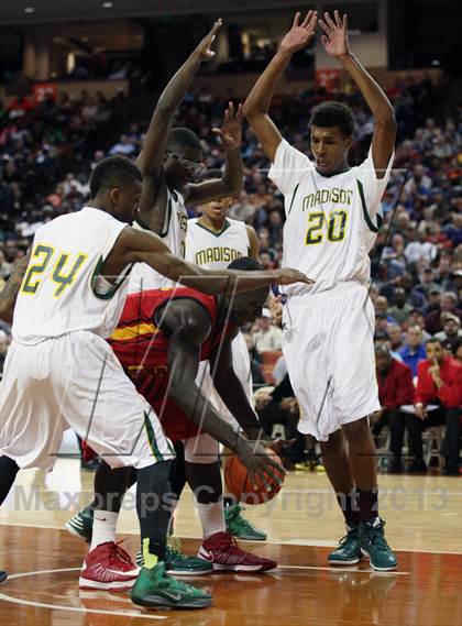 Thumbnail 2 in Yates vs. Madison (UIL 3A Final) photogallery.