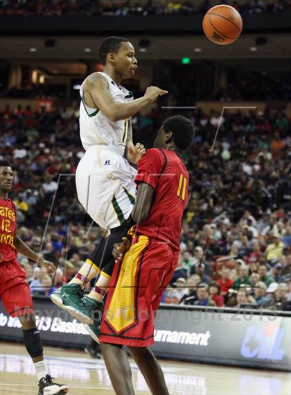 Thumbnail 2 in Yates vs. Madison (UIL 3A Final) photogallery.