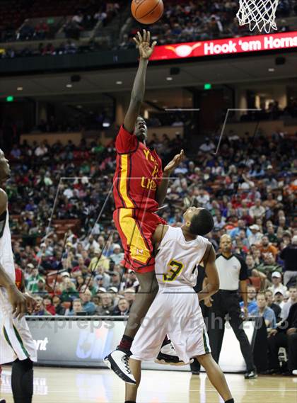 Thumbnail 2 in Yates vs. Madison (UIL 3A Final) photogallery.
