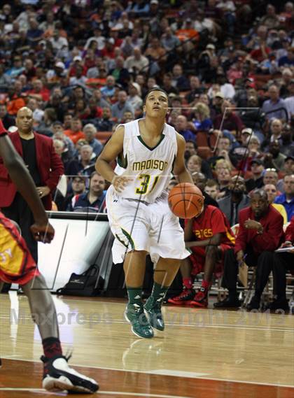 Thumbnail 1 in Yates vs. Madison (UIL 3A Final) photogallery.