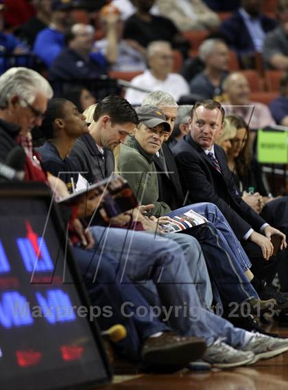 Thumbnail 1 in Yates vs. Madison (UIL 3A Final) photogallery.