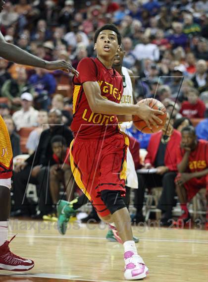 Thumbnail 1 in Yates vs. Madison (UIL 3A Final) photogallery.