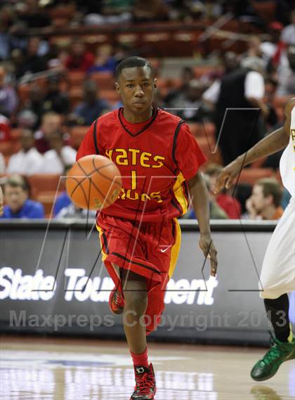 Thumbnail 1 in Yates vs. Madison (UIL 3A Final) photogallery.