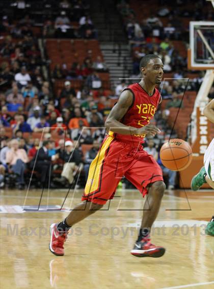 Thumbnail 2 in Yates vs. Madison (UIL 3A Final) photogallery.