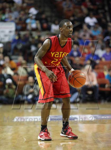 Thumbnail 2 in Yates vs. Madison (UIL 3A Final) photogallery.