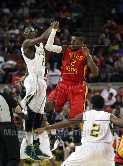 Thumbnail 3 in Yates vs. Madison (UIL 3A Final) photogallery.