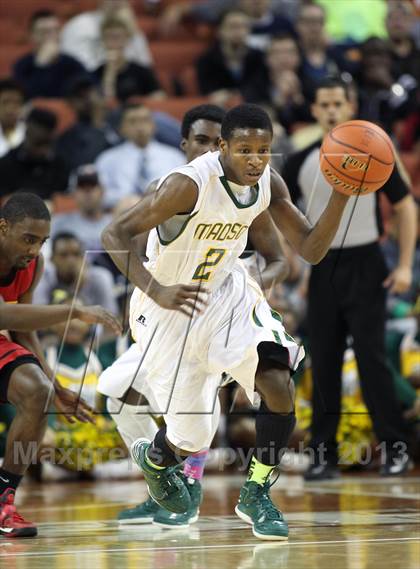 Thumbnail 1 in Yates vs. Madison (UIL 3A Final) photogallery.
