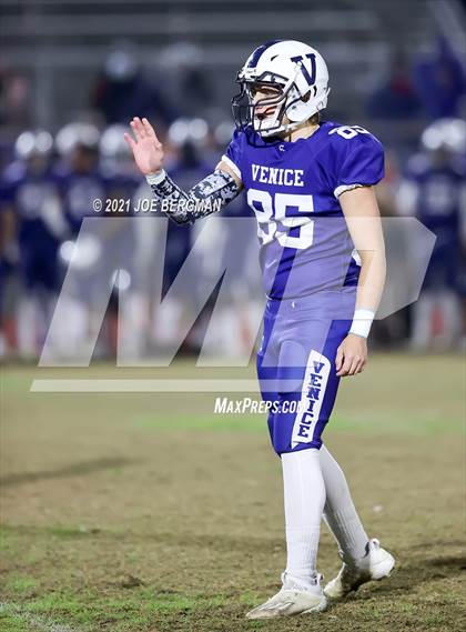 Thumbnail 3 in Independence @ Venice (CIF D5-AA Southern Regional Final) photogallery.