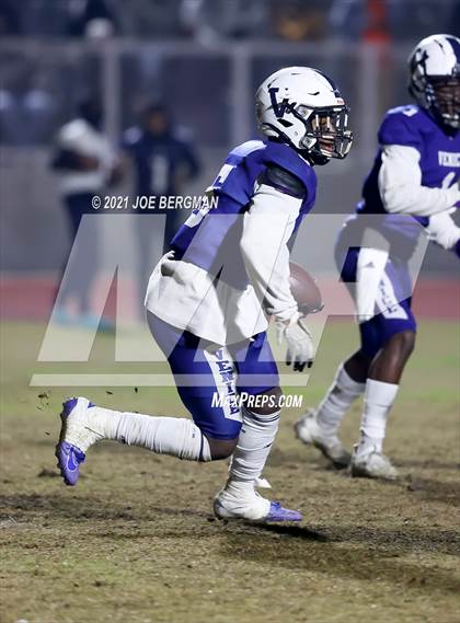 Thumbnail 2 in Independence @ Venice (CIF D5-AA Southern Regional Final) photogallery.