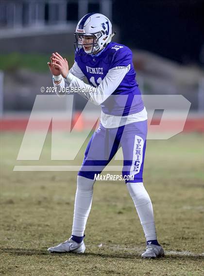 Thumbnail 2 in Independence @ Venice (CIF D5-AA Southern Regional Final) photogallery.