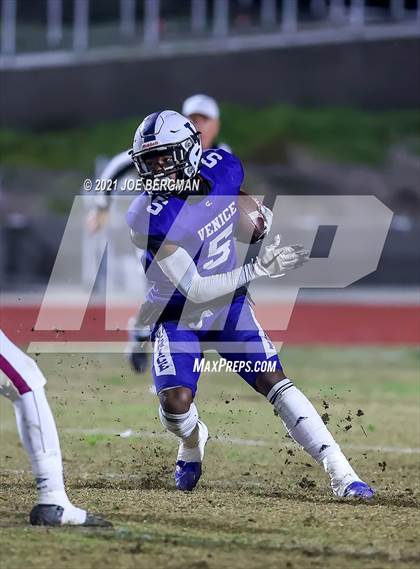 Thumbnail 1 in Independence @ Venice (CIF D5-AA Southern Regional Final) photogallery.