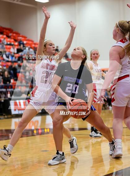 Thumbnail 3 in Glen Rose vs. Decatur (UIL 4A Area Playoff) photogallery.