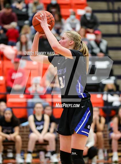 Thumbnail 3 in Glen Rose vs. Decatur (UIL 4A Area Playoff) photogallery.
