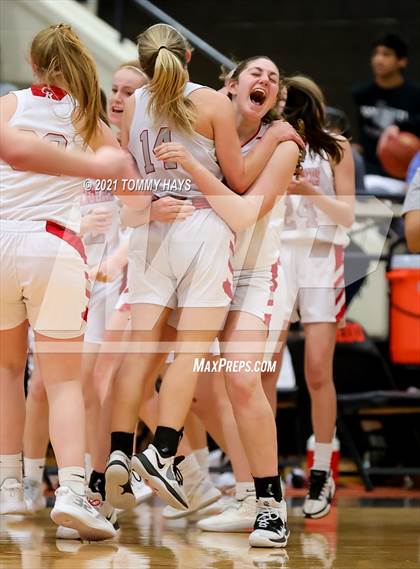 Thumbnail 1 in Glen Rose vs. Decatur (UIL 4A Area Playoff) photogallery.