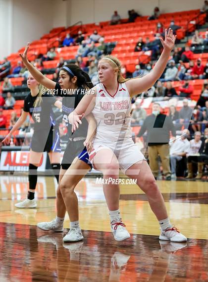 Thumbnail 2 in Glen Rose vs. Decatur (UIL 4A Area Playoff) photogallery.