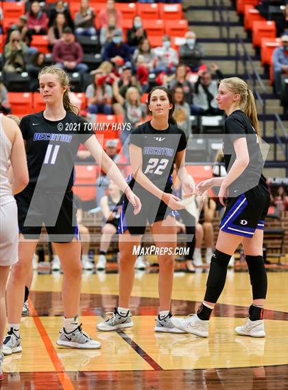 Thumbnail 1 in Glen Rose vs. Decatur (UIL 4A Area Playoff) photogallery.