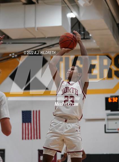 Thumbnail 3 in Veritas Christian vs. Lee's Summit North (Blue Valley Tournament) photogallery.