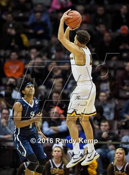 Thumbnail 3 in Sierra Canyon & Kickapoo  (Bass Pro Tournament of Champions) photogallery.