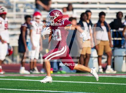 Thumbnail 2 in Comeaux @ E.D. White (scrimmage) photogallery.