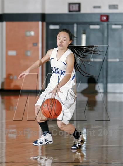 Thumbnail 2 in Foothill vs Oakland High (MLK-Shootout) photogallery.