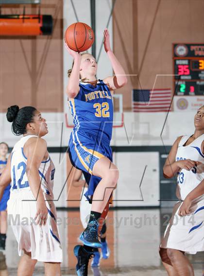 Thumbnail 1 in Foothill vs Oakland High (MLK-Shootout) photogallery.