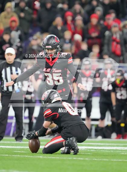 Thumbnail 1 in Sumner vs Camas (WIAA 4A Final) photogallery.