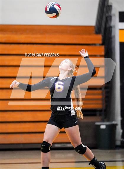 Thumbnail 3 in Alameda vs. Willows (CIF Division 4 Round 1) photogallery.