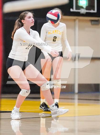 Thumbnail 2 in Alameda vs. Willows (CIF Division 4 Round 1) photogallery.