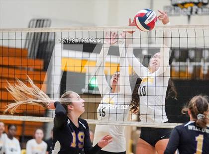 Thumbnail 1 in Alameda vs. Willows (CIF Division 4 Round 1) photogallery.