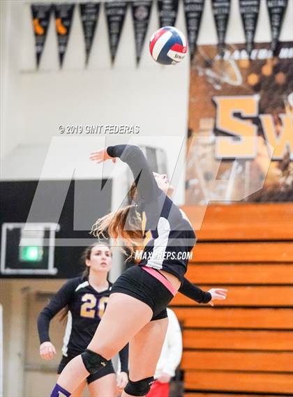 Thumbnail 2 in Alameda vs. Willows (CIF Division 4 Round 1) photogallery.