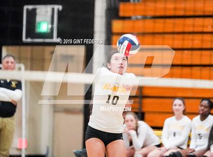 Thumbnail 2 in Alameda vs. Willows (CIF Division 4 Round 1) photogallery.
