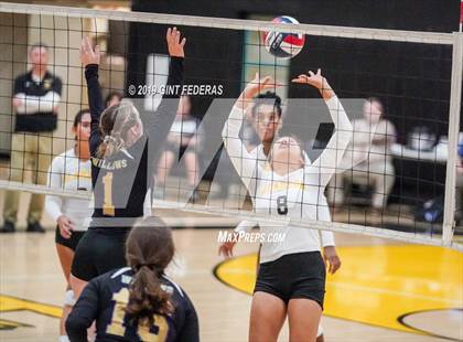Thumbnail 1 in Alameda vs. Willows (CIF Division 4 Round 1) photogallery.