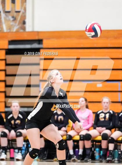 Thumbnail 1 in Alameda vs. Willows (CIF Division 4 Round 1) photogallery.
