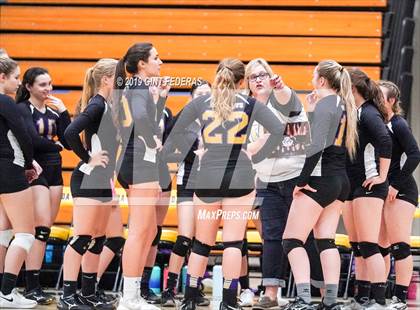 Thumbnail 2 in Alameda vs. Willows (CIF Division 4 Round 1) photogallery.