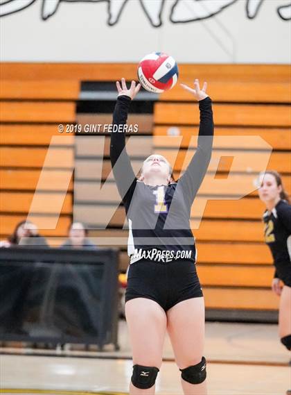 Thumbnail 1 in Alameda vs. Willows (CIF Division 4 Round 1) photogallery.
