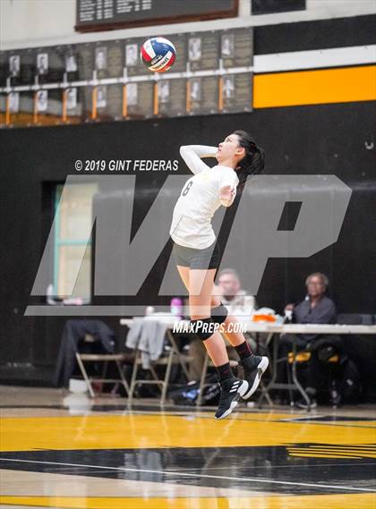 Thumbnail 3 in Alameda vs. Willows (CIF Division 4 Round 1) photogallery.