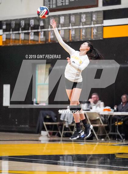 Thumbnail 1 in Alameda vs. Willows (CIF Division 4 Round 1) photogallery.