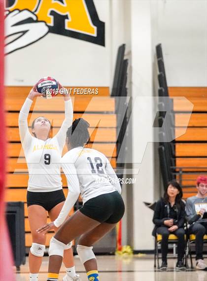 Thumbnail 3 in Alameda vs. Willows (CIF Division 4 Round 1) photogallery.