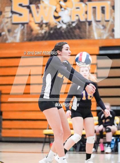 Thumbnail 3 in Alameda vs. Willows (CIF Division 4 Round 1) photogallery.