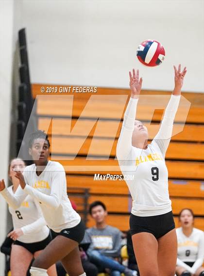 Thumbnail 1 in Alameda vs. Willows (CIF Division 4 Round 1) photogallery.