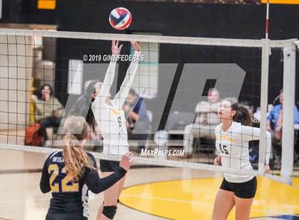 Thumbnail 3 in Alameda vs. Willows (CIF Division 4 Round 1) photogallery.