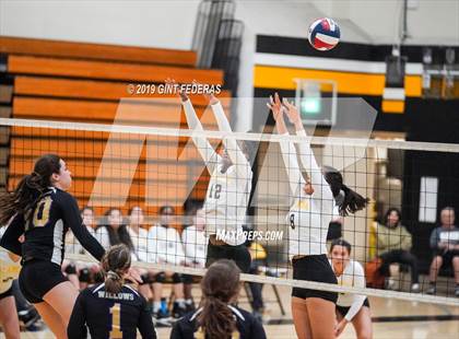 Thumbnail 3 in Alameda vs. Willows (CIF Division 4 Round 1) photogallery.