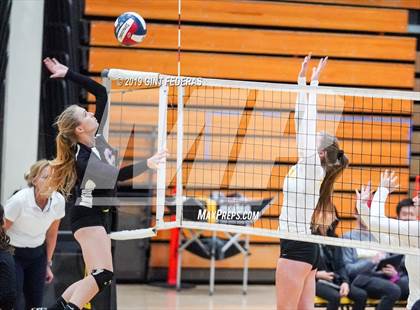 Thumbnail 1 in Alameda vs. Willows (CIF Division 4 Round 1) photogallery.